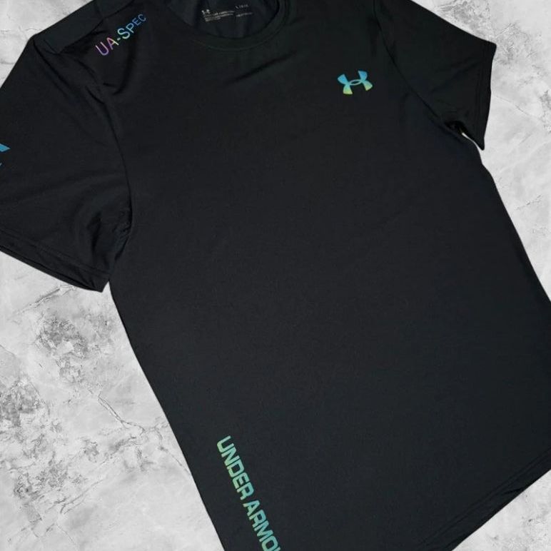 t-shirt noir UA